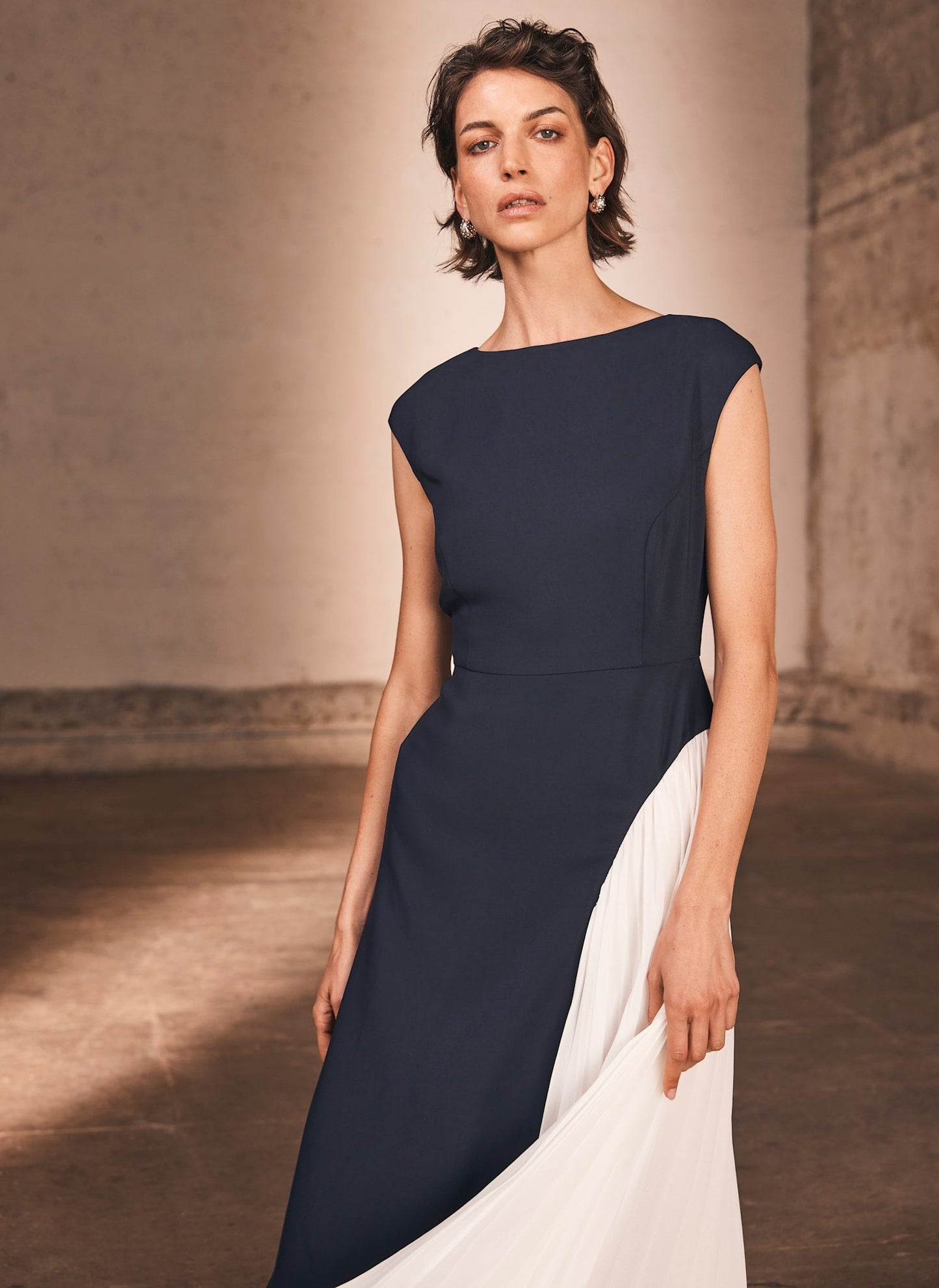 Navy Contrast Pleat Maxi Dress